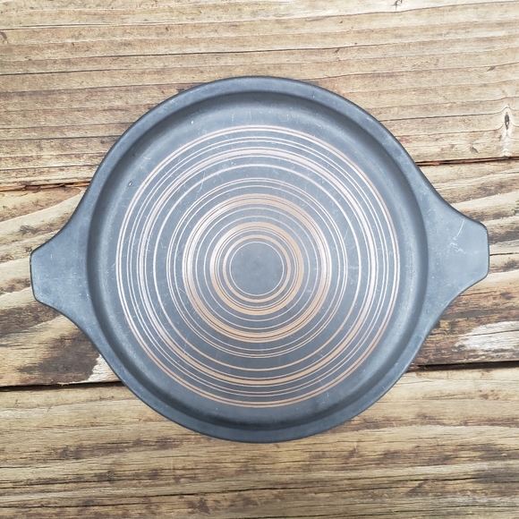 (2) Vintage Pyrex Terra Matte Black & Brown Scrolled Pattern Replacement Lids - Picture 7 of 13